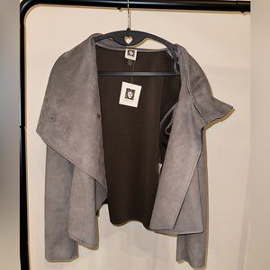 NWT $I50 ANNE KLEIN
Asymmetrical Wrap Faux SUEDE
Crop Jacket Size L Degas Gray